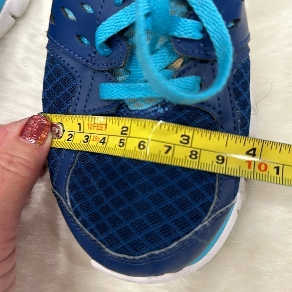 Nike tennis shoe dark blue light blue pink swish size 6